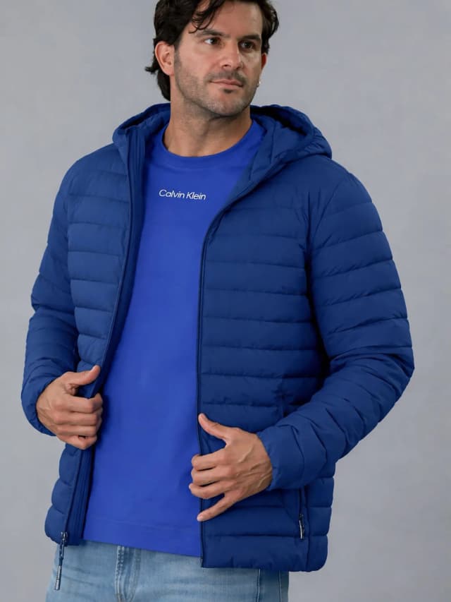 Campera liviana acolchada con capucha Calvin Klein