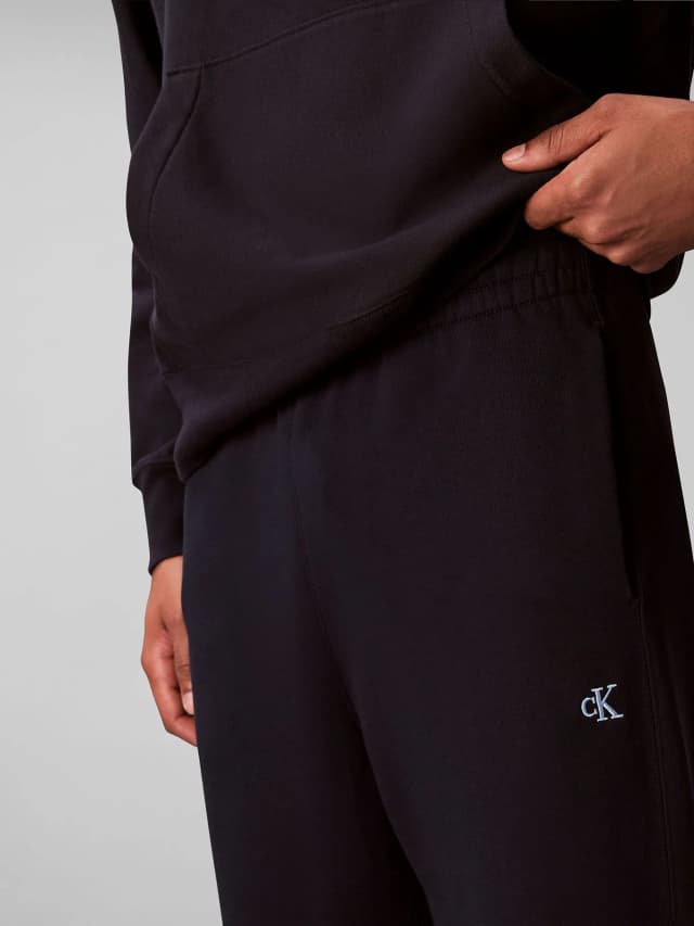 Jogger de felpa con monograma — imagen 4
