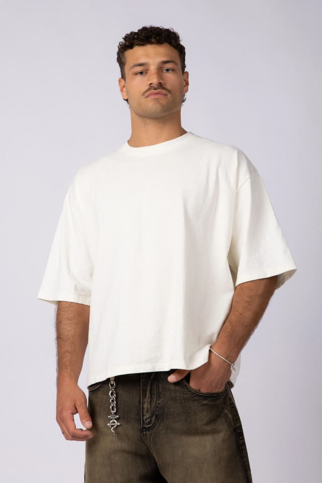 Remera boxy zac crudo