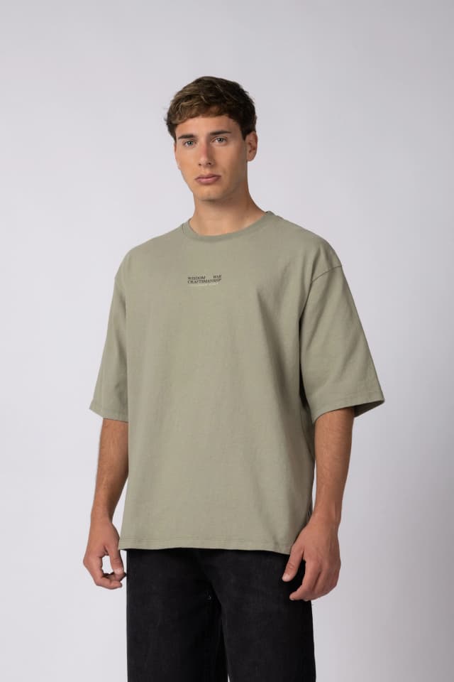 Remera Over Rhy Myth Oliva