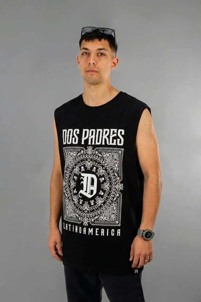 Musculosa Dos padres Negro