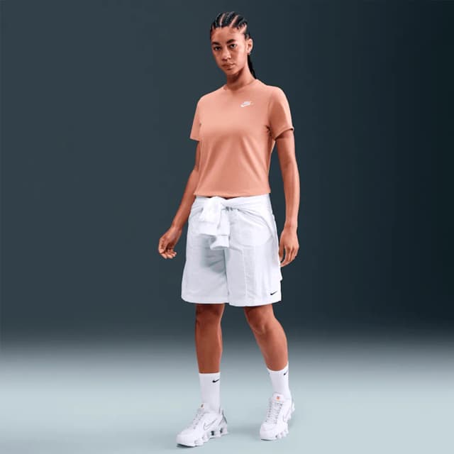 Remera Mujer Nike Club — imagen 4
