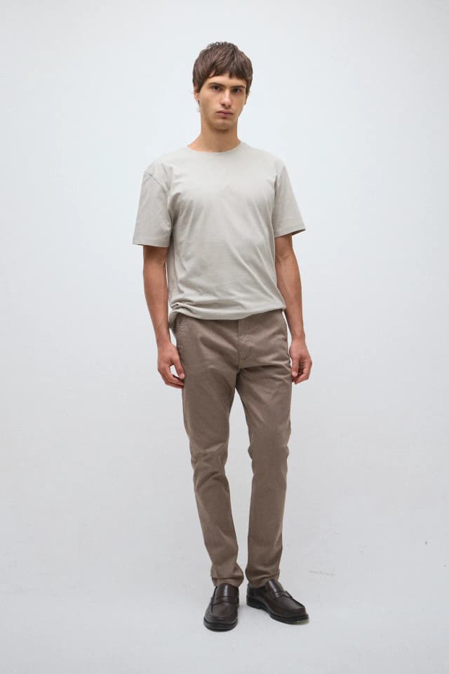 Pantalón chino slim confort