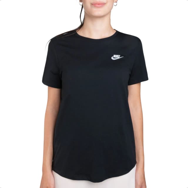 Remera nike club mujer urbano