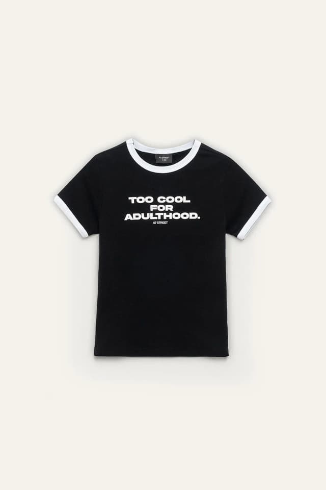 REMERA ADULTHOOD — imagen 5