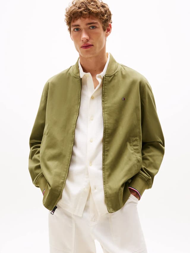 Campera bomber ligera con logo regular fit