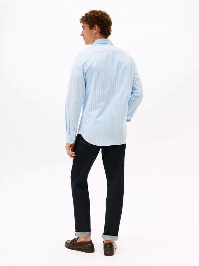 Camisa oxford con diseño a rayas regular fit — imagen 3